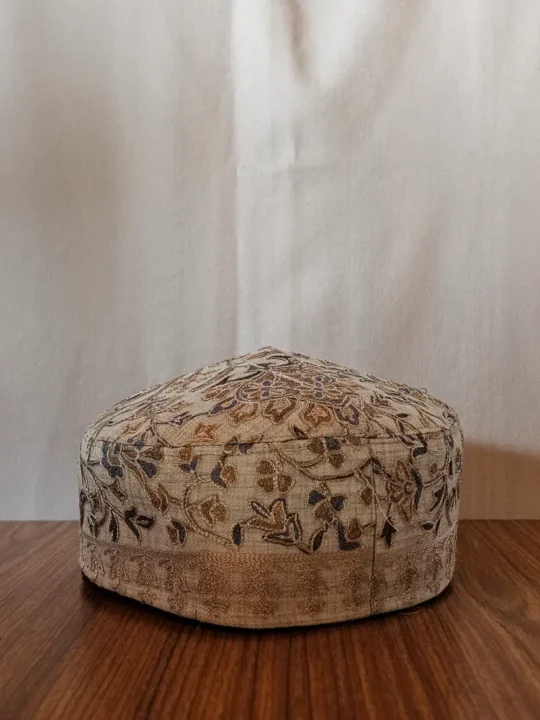 Mahjabeen  Traditional Aari Embroidered Grey Shaded Cap in Toosha Fabric
