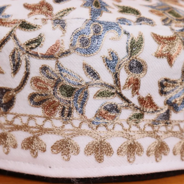 Wadi-i-Hunar White Kashmiri Aari Worked Toosha Cap - Image 2
