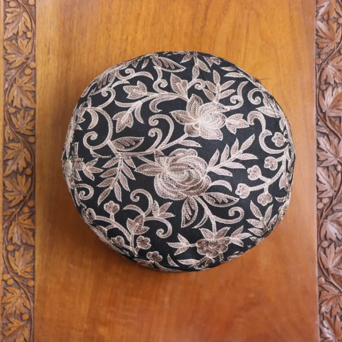 Boni-Chakal Toosha Cap in Black with Traditional Aari Embroidery - Image 3