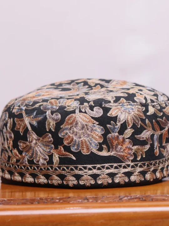 Posh Chinar – Kashmiri Toosha Black Cap with Soft Aari Embroidery