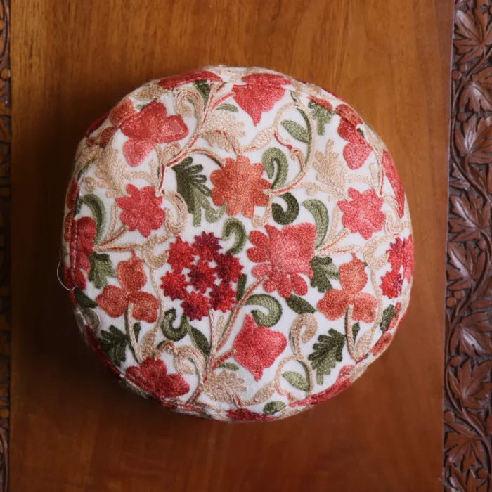 Maqbool-i-Bagh Aari Embroidered White Cap in Pure Kashmiri Toosha - Image 3