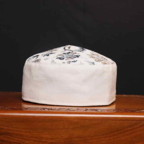 Gulshan Abad Kashmiri White Toosha Cap with Aari Detailing