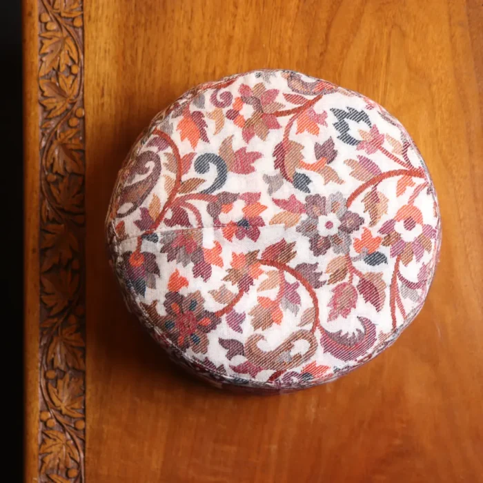 Bagh-i-Mahfil White Kani Cap in Badaam Motif - Image 3