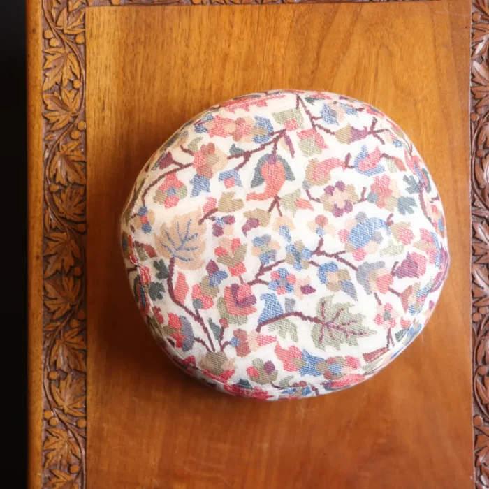 Safar-e-Chinar Kashmiri White Kani Cap - Image 3