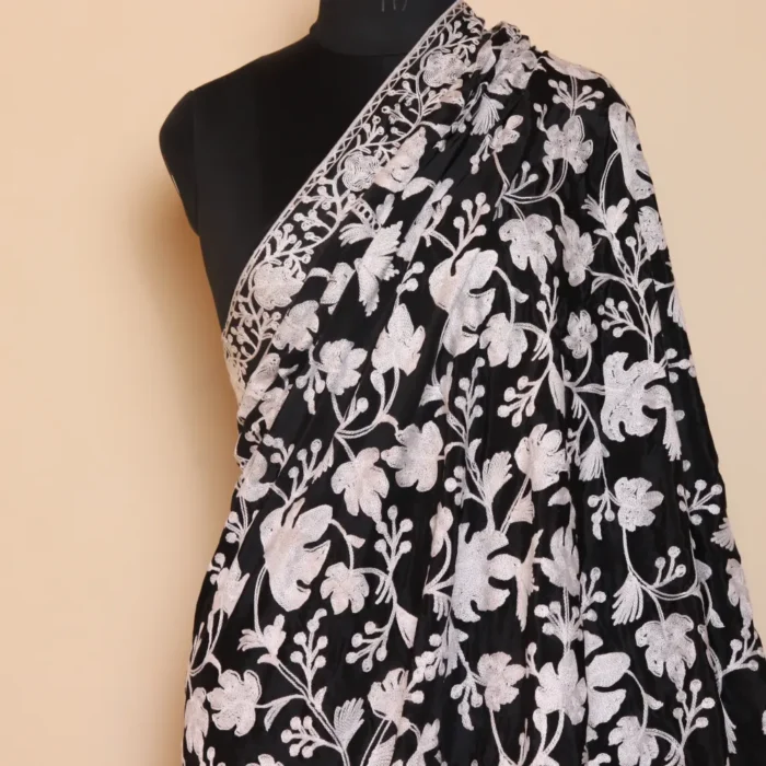 Black Kashmiri Crepe Chinar Jaal Saree | Lal Bazaar Collection - Image 2