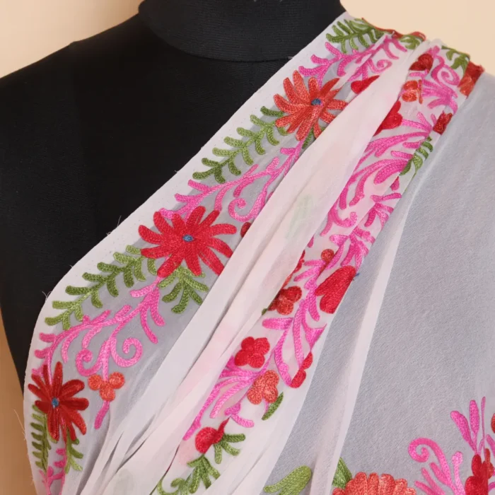 Kashmiri White Georgette Saree With Floral Aari Motifs | Lal Bazaar Collection - Image 3
