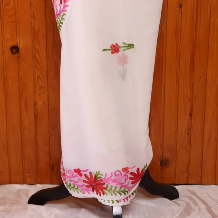 Kashmiri White Georgette Saree With Floral Aari Motifs | Lal Bazaar Collection - Image 4