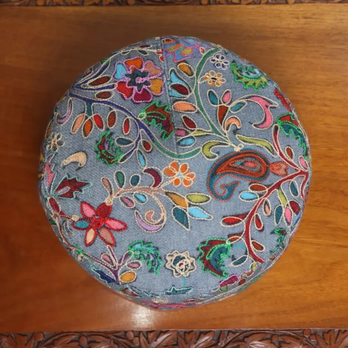 Nazaakat Grey Kashmiri Toosha Cap with Delicate Kalamkari Detail - Image 3