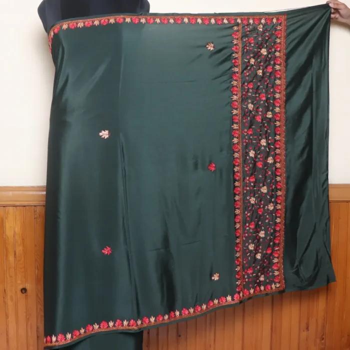 Green Sozni Kashmiri Saree With Paper Machie Work - Image 2