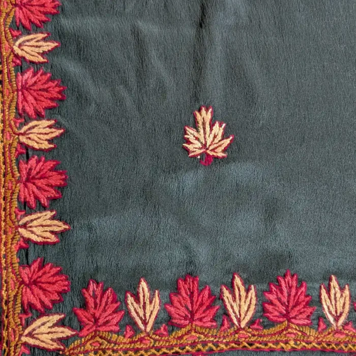 Green Sozni Kashmiri Saree With Paper Machie Work - Image 11