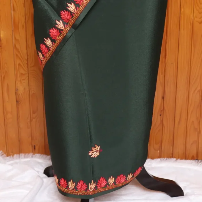 Green Sozni Kashmiri Saree With Paper Machie Work - Image 3