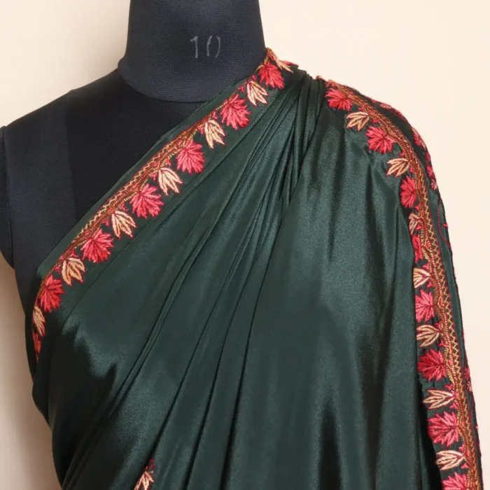 Green Sozni Kashmiri Saree With Paper Machie Work - Image 4