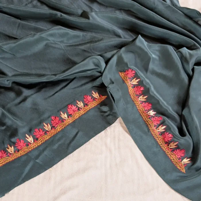 Green Sozni Kashmiri Saree With Paper Machie Work - Image 7