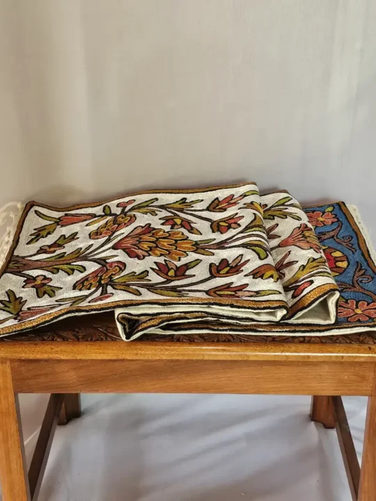 Elegant Chain Stitch Embroidered Runner on Dusooty Cotton – Kashmiri Hand Craft (4×1 ft) - Image 2