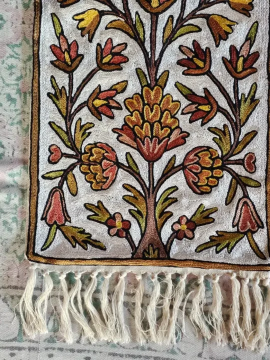 Elegant Chain Stitch Embroidered Runner on Dusooty Cotton – Kashmiri Hand Craft (4×1 ft) - Image 4