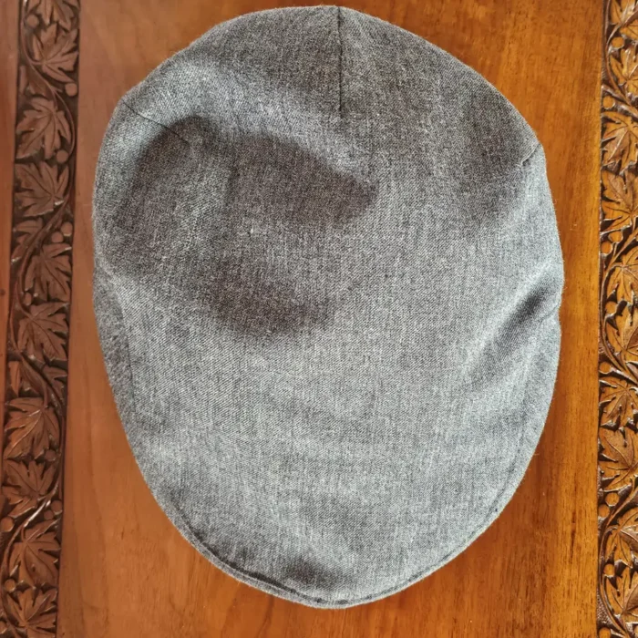 Kashmiri Terry-woolen Grey Golf Cap for Everyday Elegance - Image 2