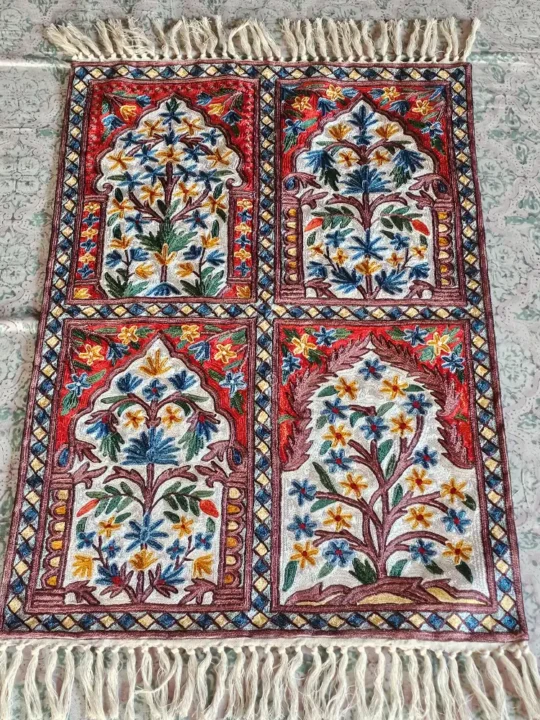 Dusooty Cotton Rug with Kashmiri Silk Chain Stitch Embroidery (3x2 ft)