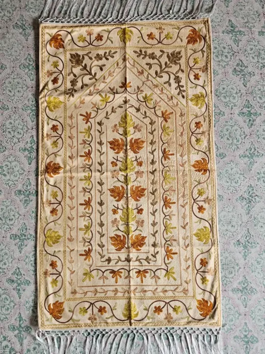 Beige Kashmiri Aari Embroidered Prayer Mat (4x2 ft)