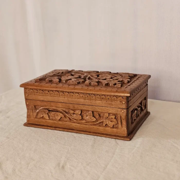 Kashmiri Handcrafted Walnut Wood Box - Carved - Image 3