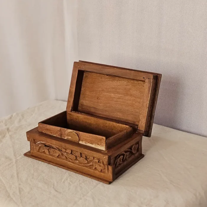 Kashmiri Handcrafted Walnut Wood Box - Carved - Image 5