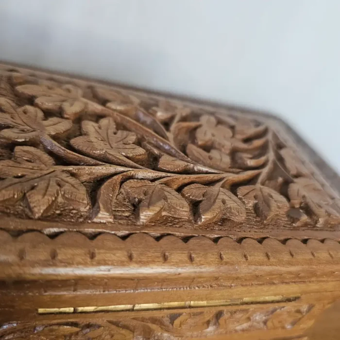 Kashmiri Handcrafted Walnut Wood Box - Carved - Image 7