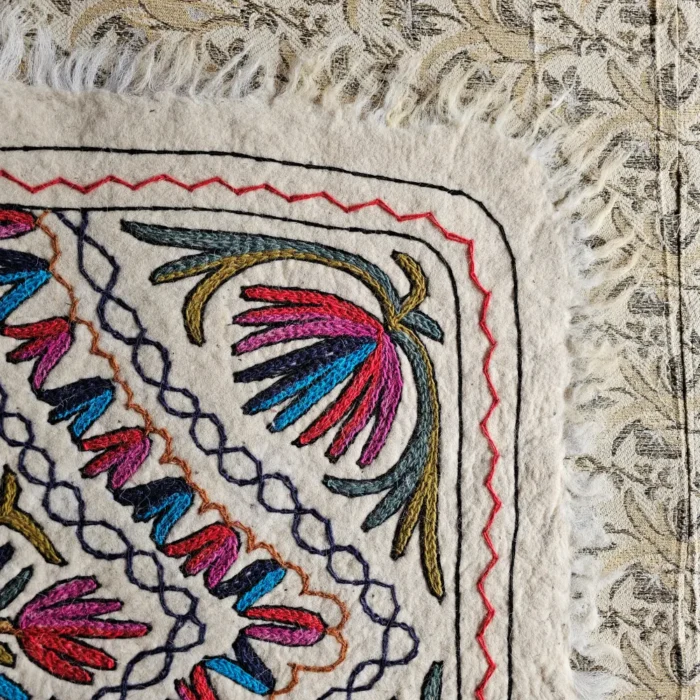Kashmiri Hand Aari Embroidered Namda in Pure Wool (4x3) - Image 3