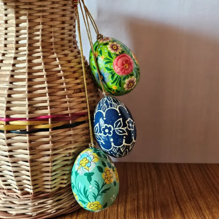 Kashmiri Paper Machie Decorative Egg Set – Handcrafted (Set of 3) - Image 7