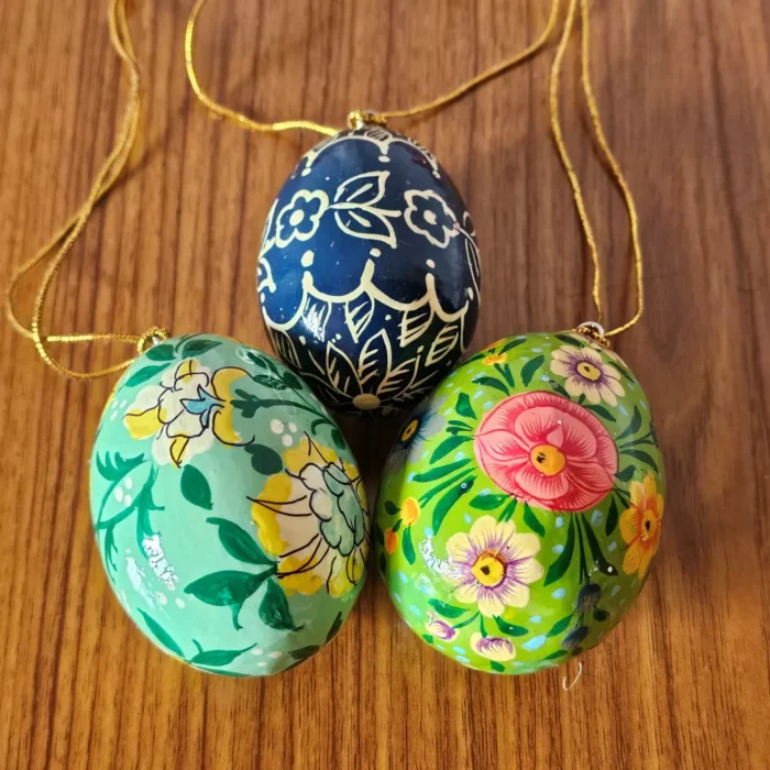 Kashmiri Paper Machie Decorative Egg Set – Handcrafted (Set of 3) - Image 4