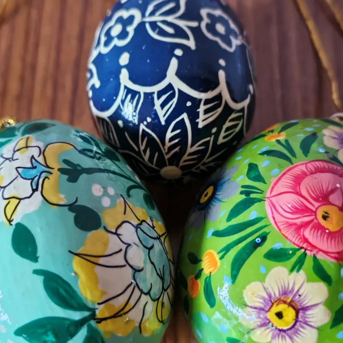 Kashmiri Paper Machie Decorative Egg Set – Handcrafted (Set of 3) - Image 5