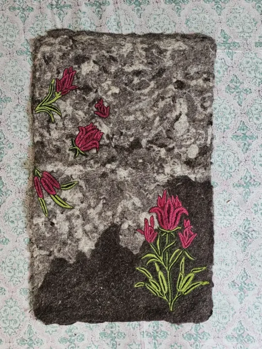 Black Premium Sheep Wool Rectangular Kashmiri Namda Rug | Abstract Design with Embroidered Pink Tulips – 3x2 ft
