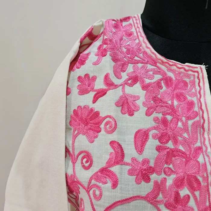 White Color Kashmiri Cotton Kurti With All Over Jaal Ari Embroidery - Dal Jheel - Image 3