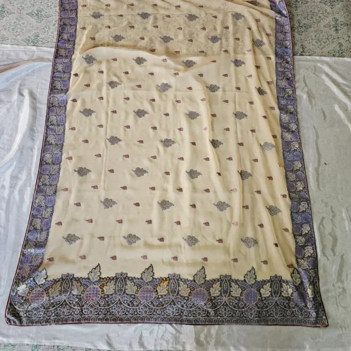 Sozni Embroidered Peach Georgette Saree from Srinagar | Lal Bazaar - Image 5