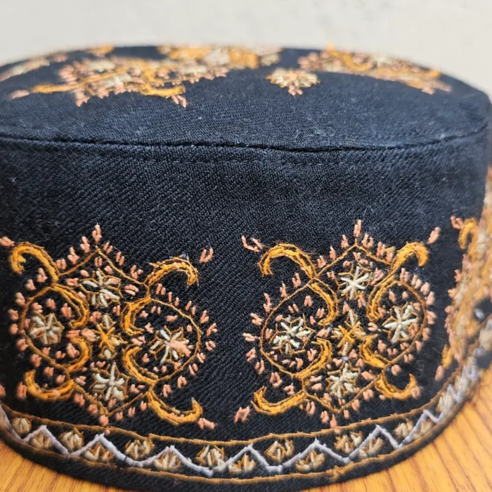 Mehrbaan-e-Dil Hand Black Sozni Work on Kashmiri Toosha Cap - Image 3