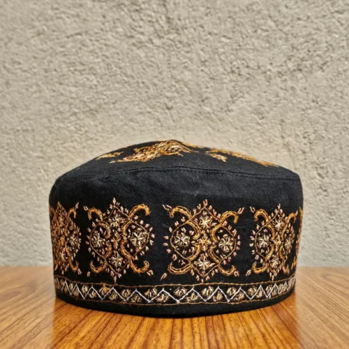 Mehrbaan-e-Dil Hand Black Sozni Work on Kashmiri Toosha Cap