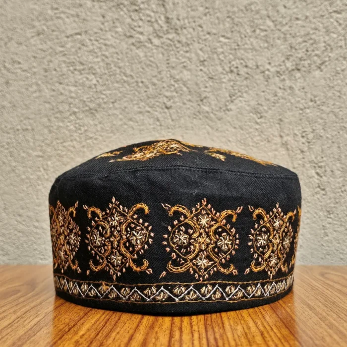 Mehrbaan-e-Dil Hand Black Sozni Work on Kashmiri Toosha Cap