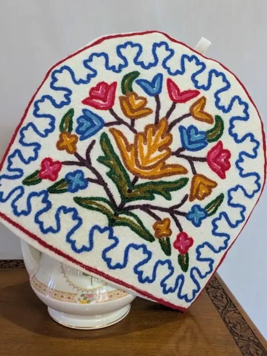 Elegent Kashmiri Handmade Tea Cozy with Crewel Embroidery - Gulmarg