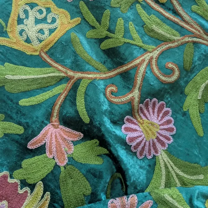Kashmiri Green Velvet Curtain Noorbagh With Crewel Embroidery - Image 4