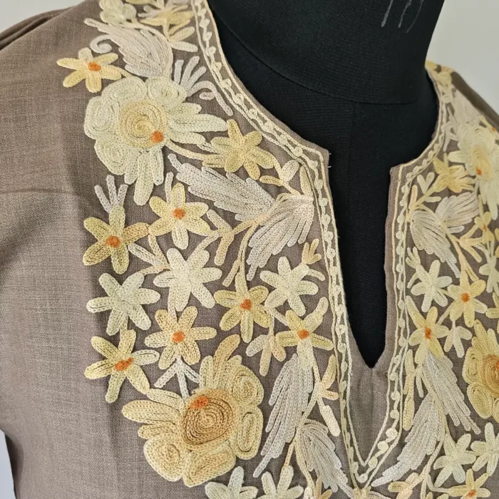 Kashmiri Long Zeenat Beige Aari Work Kurti in Cotton - Image 3