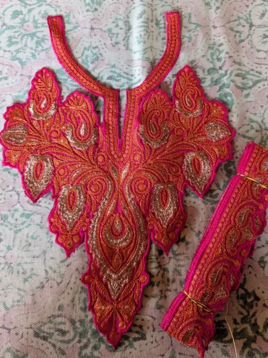 Pink and Copper Twinkling Badam Kashmiri Tilla Work Patch with Lace