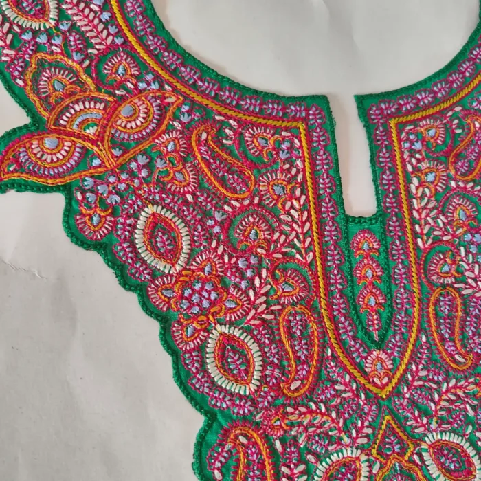 Green Sozni Needle Work Patch with Lace from Kashmir - Image 2