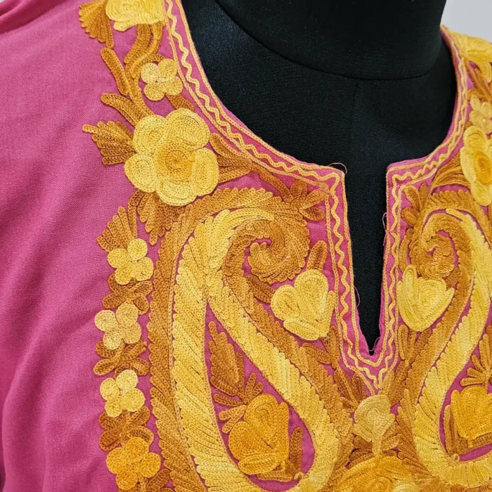 Shagufta Kashmiri Aari Embroidered Pink Summer Cool Kurti Set - Image 3