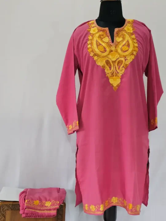 Shagufta Kashmiri Aari Embroidered Pink Summer Cool Kurti Set