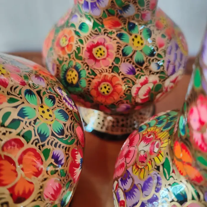 Hand Painted Kashmiri Paper Machie Phooldaan - Set of 3 Flower Vases - Image 3
