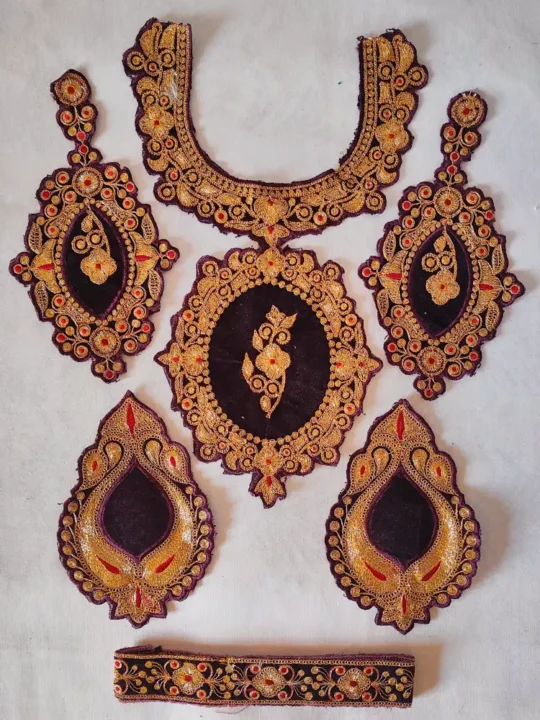 Kashmiri Purple Tilla Embroidered Zoani Patch with Bootis and Lace