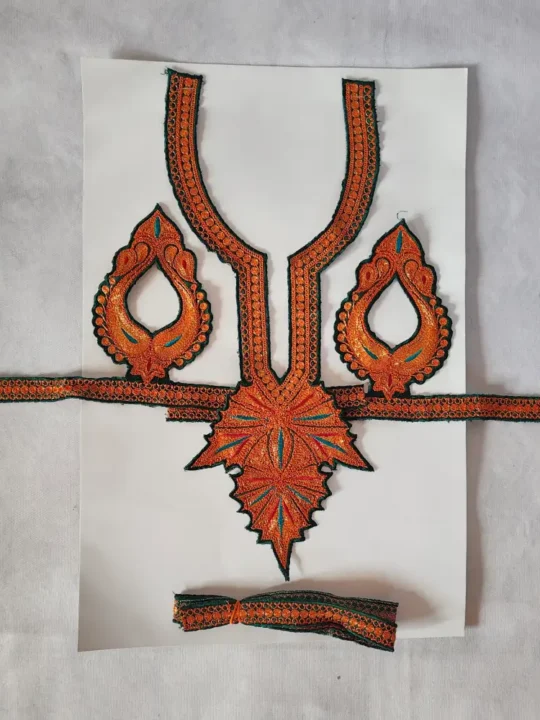 Green Kashmiri Tilla Embroidered Mahal Patch with Sleeves and Lace