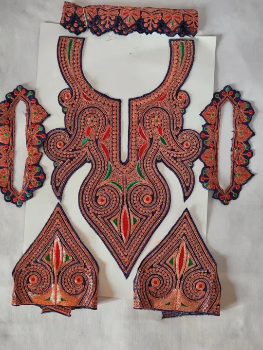Shaan e Kashmir Tilla Embroidered Patch with Bootis, Sleeves, Lace and Pockets