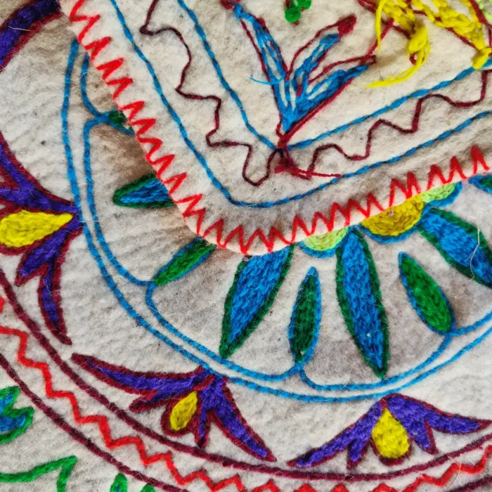 3×2 ft Kashmiri Wool Namda – Handcrafted Aari Design - Image 2
