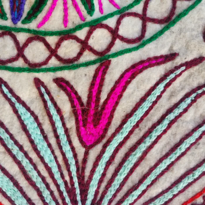 3×2 ft Kashmiri Wool Namda with Hand Aari Embroidery - Image 4