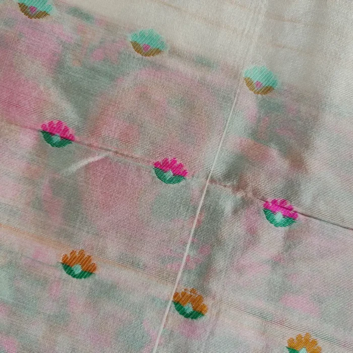 Zoon Begum Cotton Cream Kani Weaving Saree - Image 3