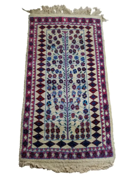 Authentic Kashmiri Handmade Carpet With Manual Weaving